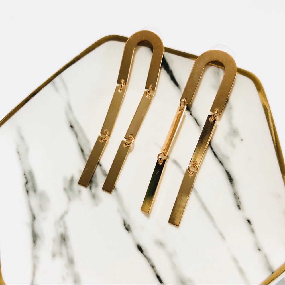 RHEA GOLD DANGLE U EARRINGS MINIMALIST CHIC BOUTIQ - Picture 3 of 6